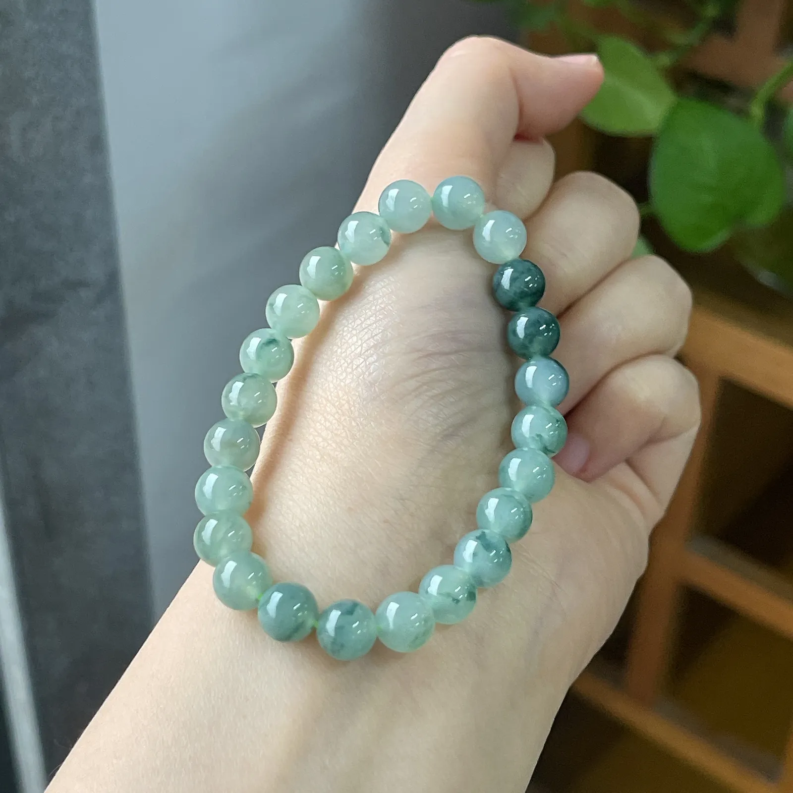 翡翠冰糯种绿色飘绿手链