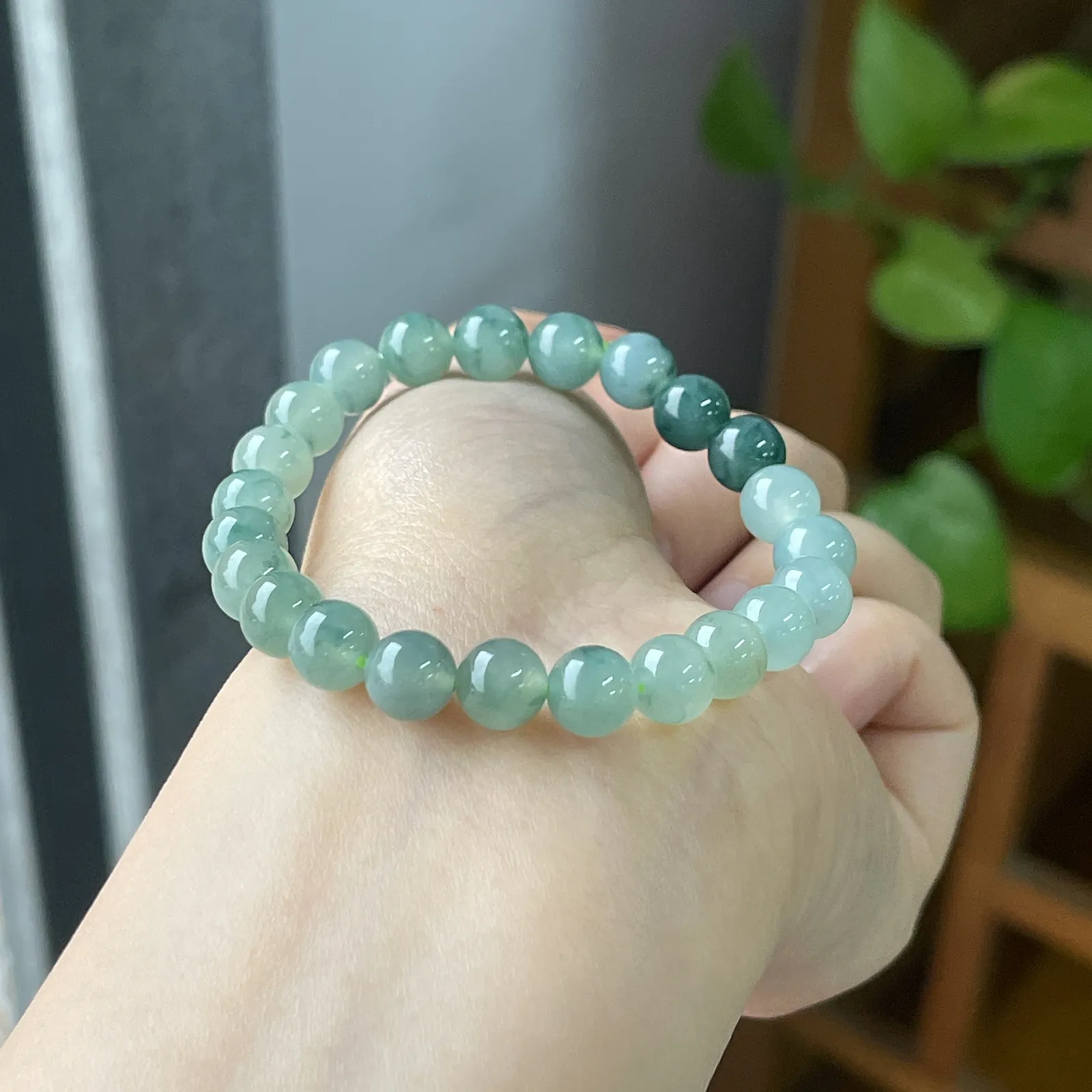 翡翠冰糯种绿色飘绿手链