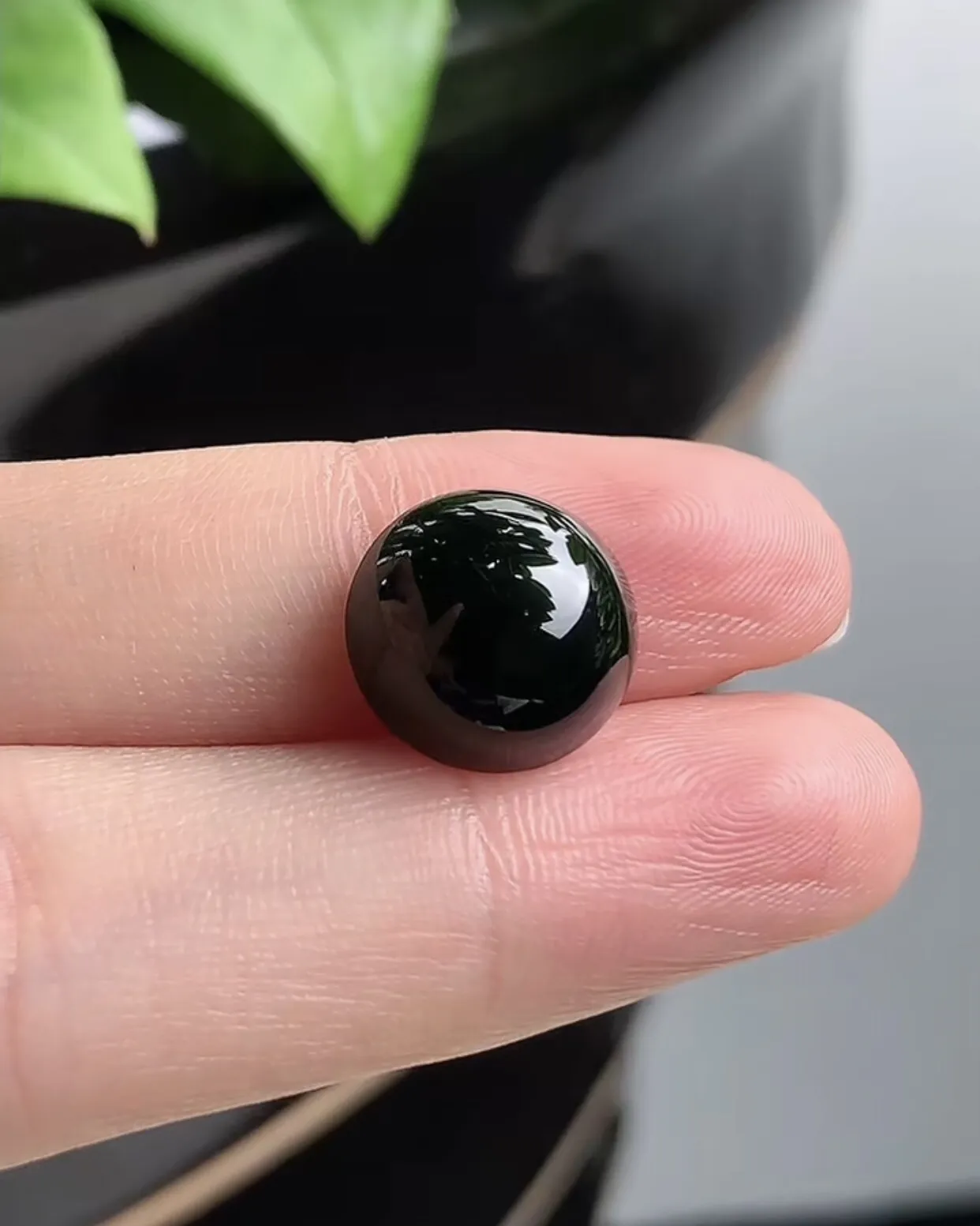 a货翡翠老坑冰种墨翠蛋面镶嵌件 打灯全透 尺寸12.3×11.6×6.5mm