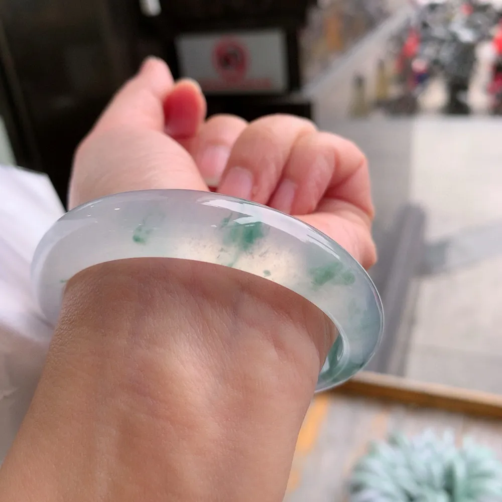 正圈玻璃种飘花 无瑕 尺寸:58.7/12.1/8.1种水好