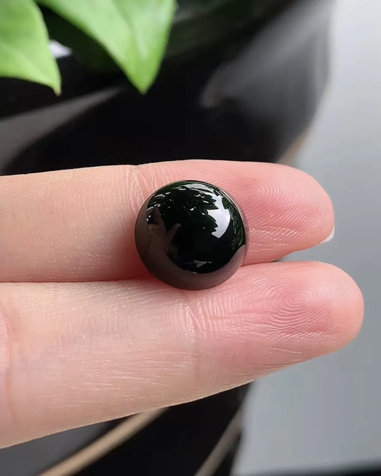 a货翡翠老坑冰种墨翠蛋面镶嵌件 打灯全透 尺寸12.3×11.6×6.5mm