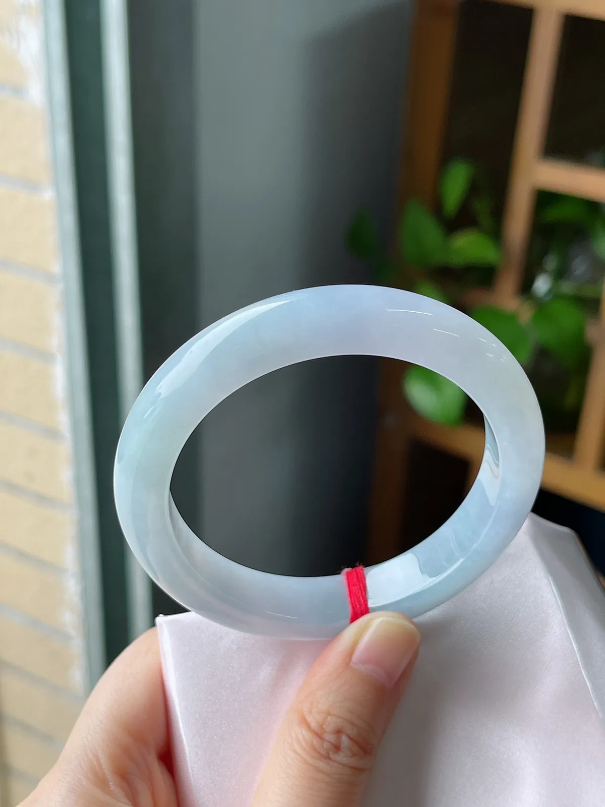 正圈圈口55.4mm，翡翠冰春彩手镯，带镯心