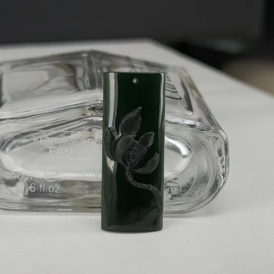 冰糯种墨翠一品清莲吊坠