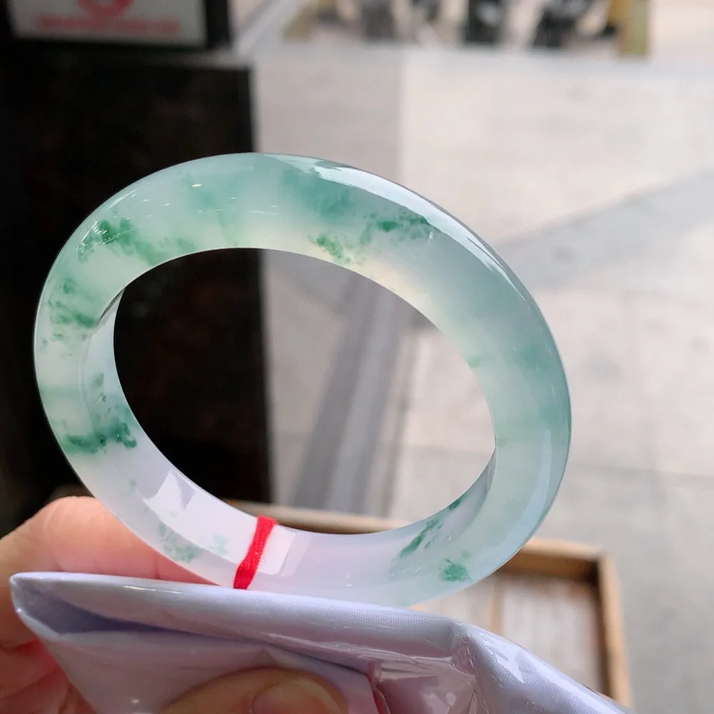 正圈玻璃种飘花 无瑕 尺寸:58.2/12.4/9.3 种水好 花美️️