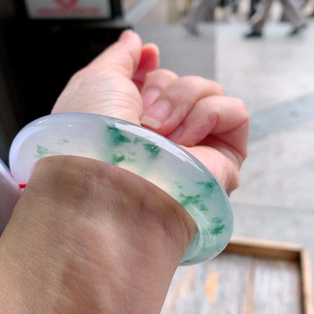 正圈玻璃种飘花 无瑕 尺寸:58.2/12.4/9.3 种水好 花美️️