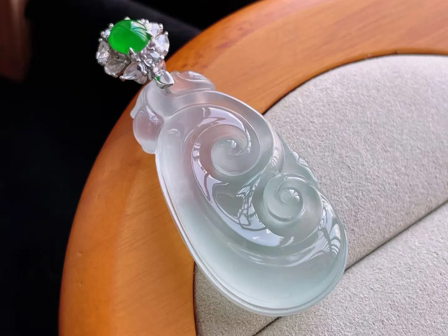 老坑高冰种起胶如意吊坠