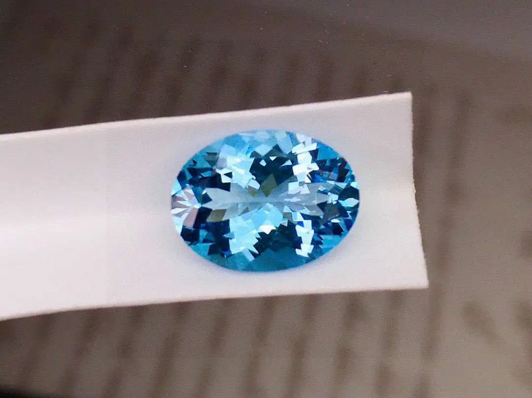 天然圣玛利亚海蓝宝裸石 重量: 3.34ct  规格: 12.08*9.11*5.56