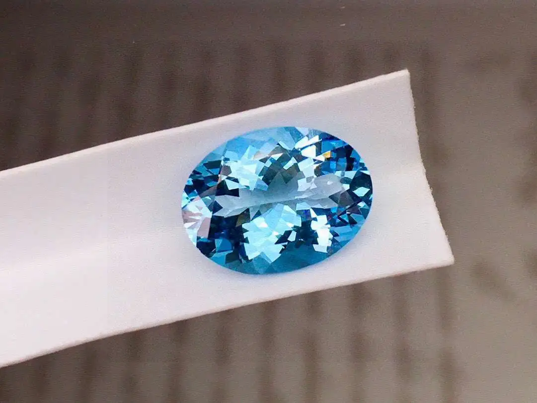 天然圣玛利亚海蓝宝裸石 重量: 3.34ct  规格: 12.08*9.11*5.56