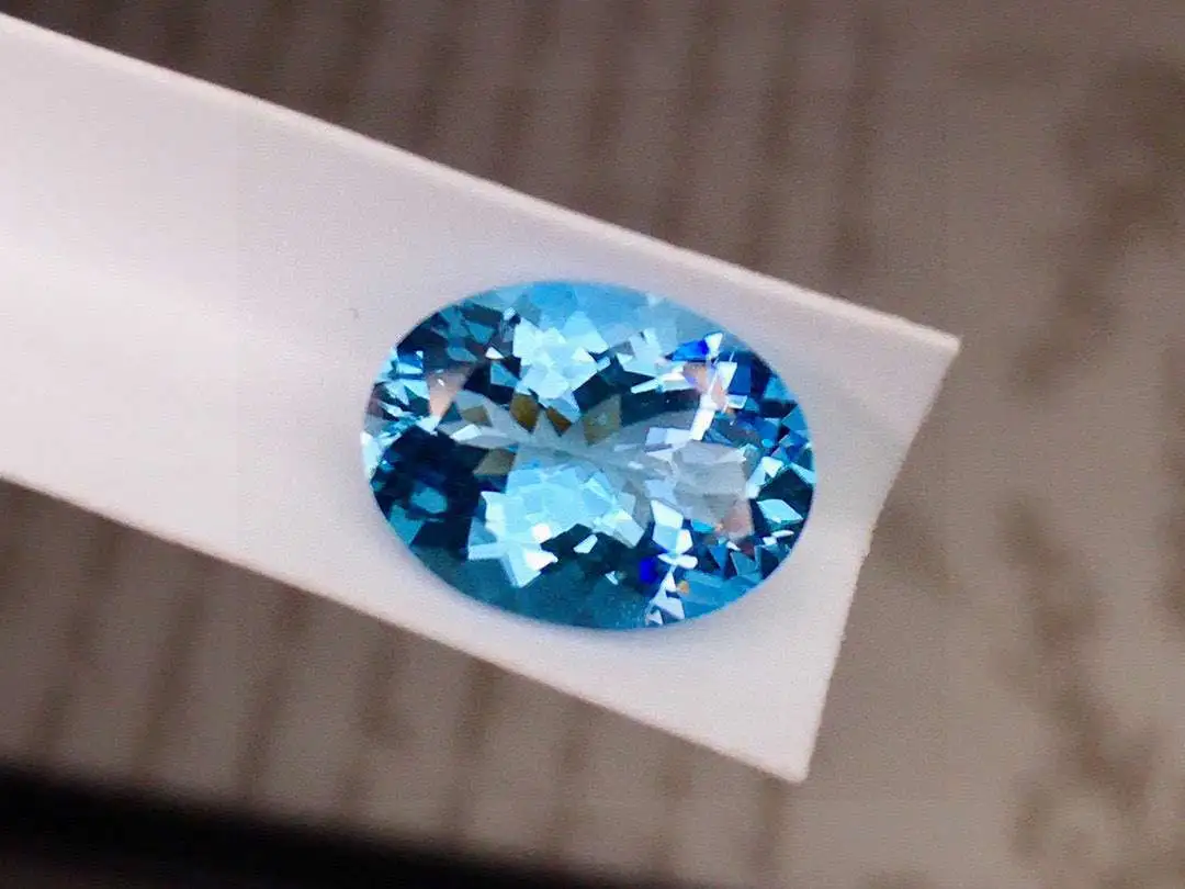 天然圣玛利亚海蓝宝裸石 重量: 3.34ct  规格: 12.08*9.11*5.56