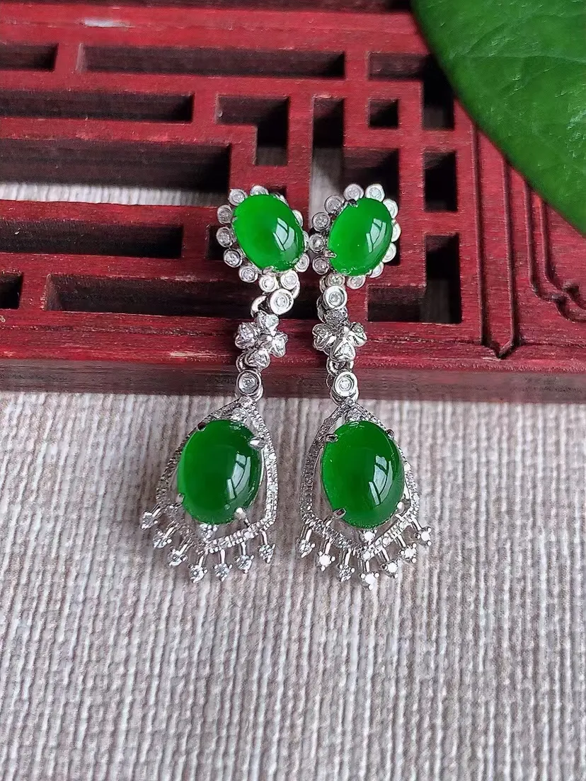 天然A货翡翠18K金伴钻镶嵌满绿蛋面耳坠 尺寸7×5.3×5.8mm 重量3.18g 0316