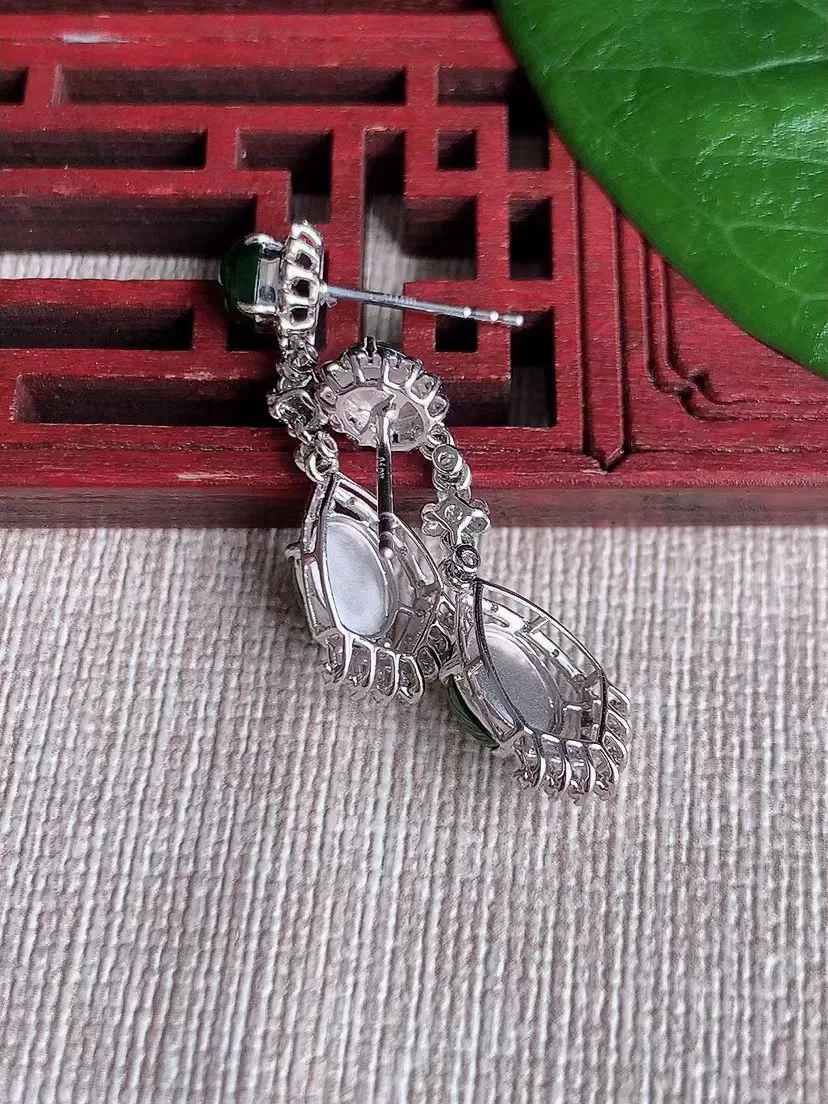 天然A货翡翠18K金伴钻镶嵌满绿蛋面耳坠 尺寸7×5.3×5.8mm 重量3.18g 0316