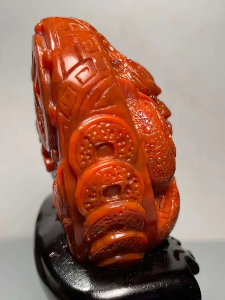 川料南红【龙】摆件，龙行天下，霸气足！雕工精美，质地细腻，招财转运。规格：72*61*39mm，重：233克