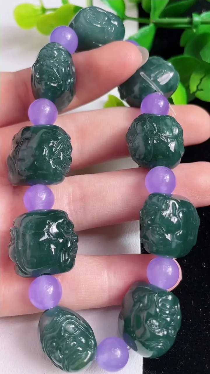 天然A货翡翠货蓝水十八罗汉头手串，尺寸17-19-13，重:69.83g3月19日
工厂直销收藏佳品,种好水足，色泽均匀，有种有色，上手高大气！