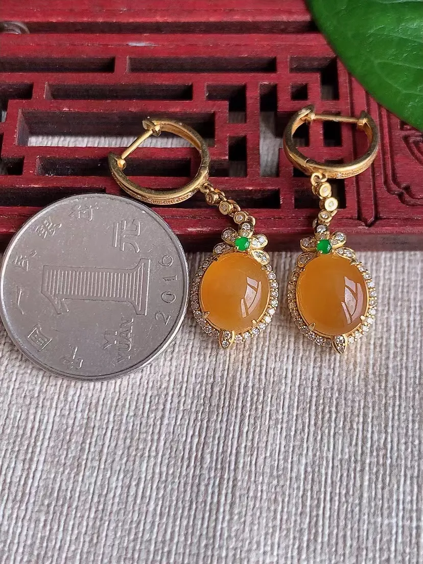 天然A货翡翠18K金伴钻镶嵌黄翡蛋面耳坠 尺寸9.8×8.3×7.5mm 重量6.16g 0316