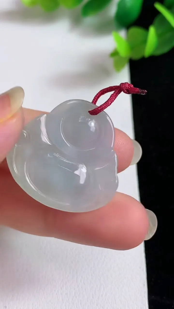 天然A货翡翠白冰佛公吊坠，尺寸26-27.6-5.6，重量:6.00g
3月20日