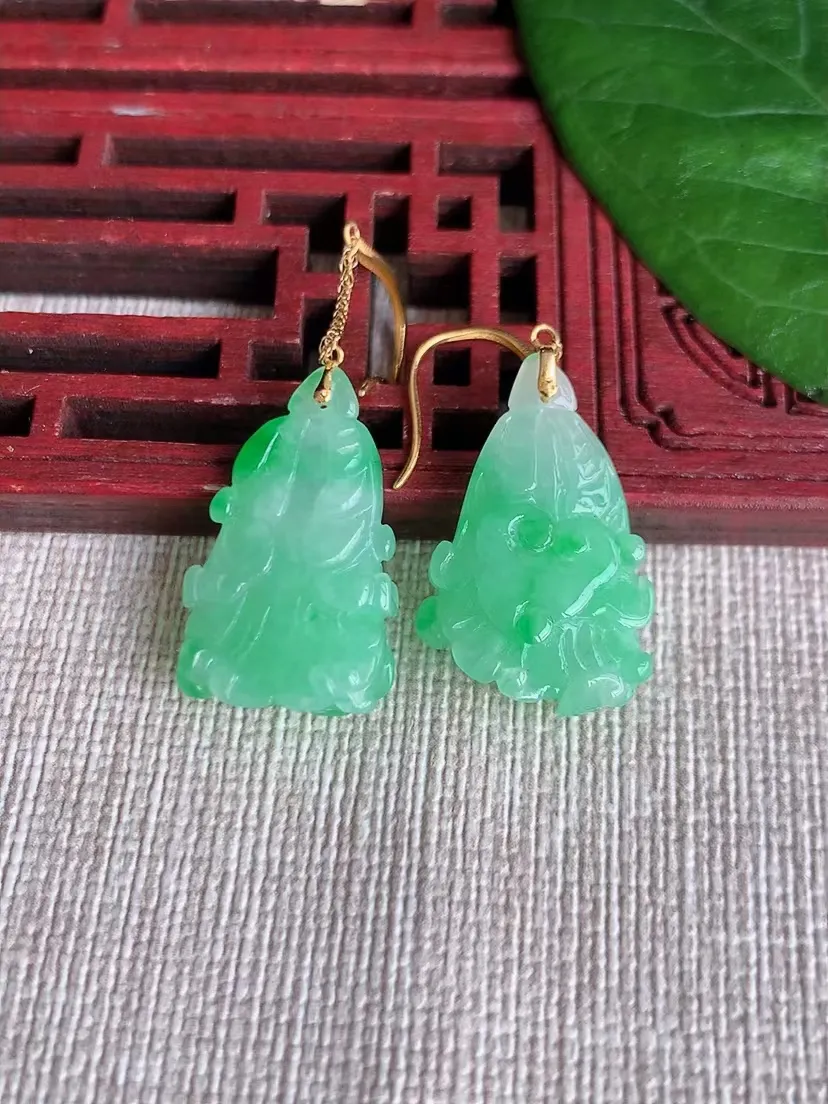天然A货翡翠18K金镶嵌飘绿白菜耳坠尺寸22×14.3×7.4m量5.36g 0318