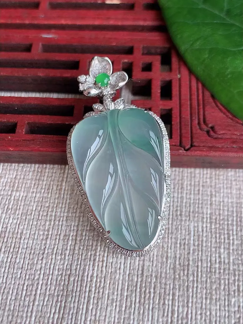 天然A货翡翠18K金伴钻镶嵌飘花叶子金枝玉叶吊坠尺寸40.5×20×8.3裸石27.3×17.2m量6.58g 0322