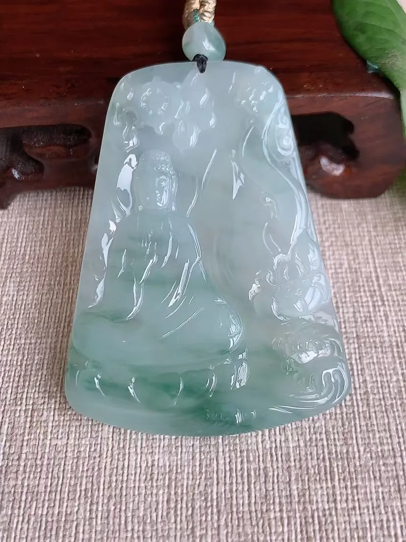 天然A货翡翠飘花大日如来吊坠尺寸57.8×42×5.7m量31.42g 0322