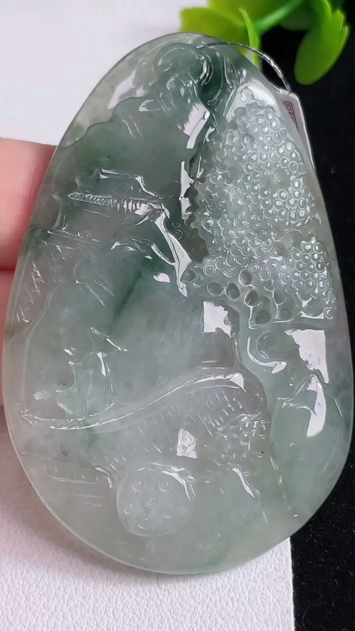 天然A货翡翠飘花山水牌吊坠，尺寸60-38.6-5.7，重:24.70g
3月25日