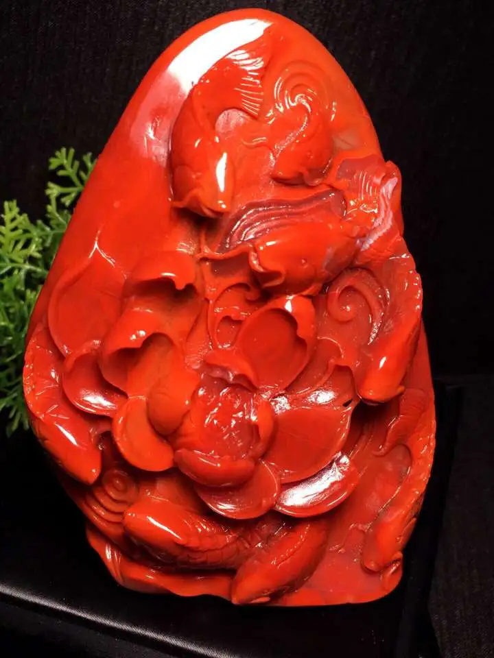 天然川料南红精雕【九鱼戏莲】满色满肉柿子红 颜色艳丽 立体精工细雕 尺寸:99.8x70.5x50mm  重:360.6克 雕刻栩栩如生  自戴 非常百搭
