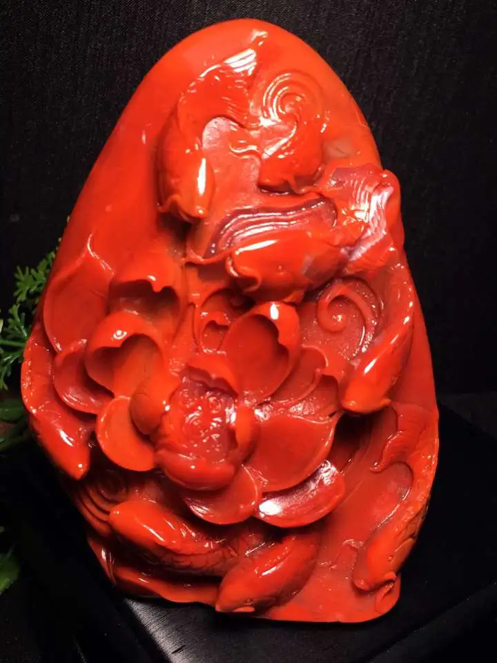 天然川料南红精雕【九鱼戏莲】满色满肉柿子红 颜色艳丽 立体精工细雕 尺寸:99.8x70.5x50mm  重:360.6克 雕刻栩栩如生  自戴 非常百搭