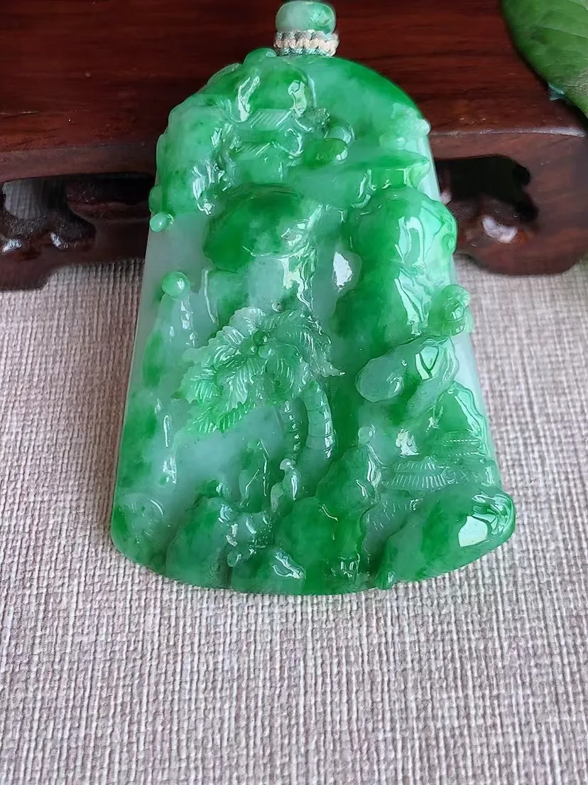 天然A货翡翠冰润飘绿意境山水牌吊坠 尺寸59.5×43×13m量57.62g 0322