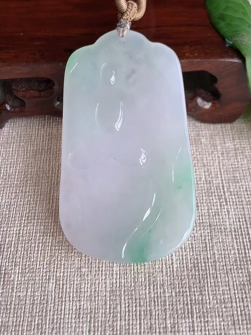 天然A货翡翠飘绿文殊菩萨吊坠尺寸58×32.8×5.7m量27.18g 0322