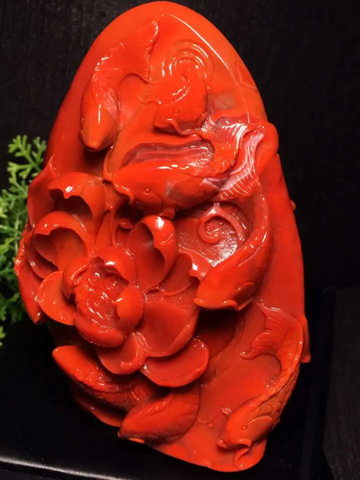 天然川料南红精雕【九鱼戏莲】满色满肉柿子红 颜色艳丽 立体精工细雕 尺寸:99.8x70.5x50mm  重:360.6克 雕刻栩栩如生  自戴 非常百搭