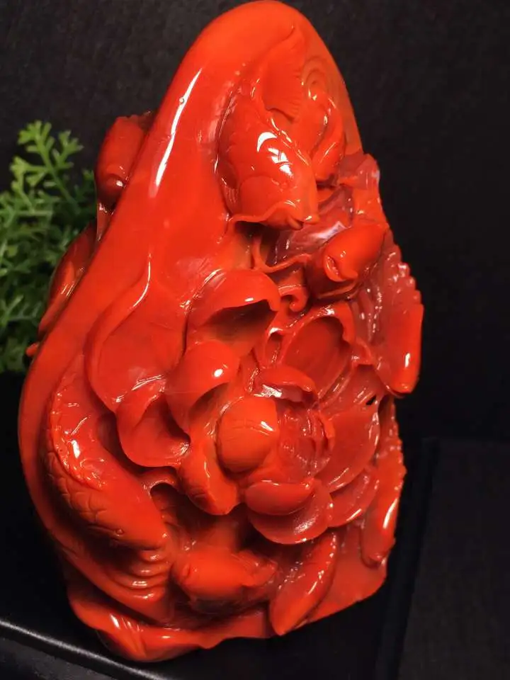 天然川料南红精雕【九鱼戏莲】满色满肉柿子红 颜色艳丽 立体精工细雕 尺寸:99.8x70.5x50mm  重:360.6克 雕刻栩栩如生  自戴 非常百搭