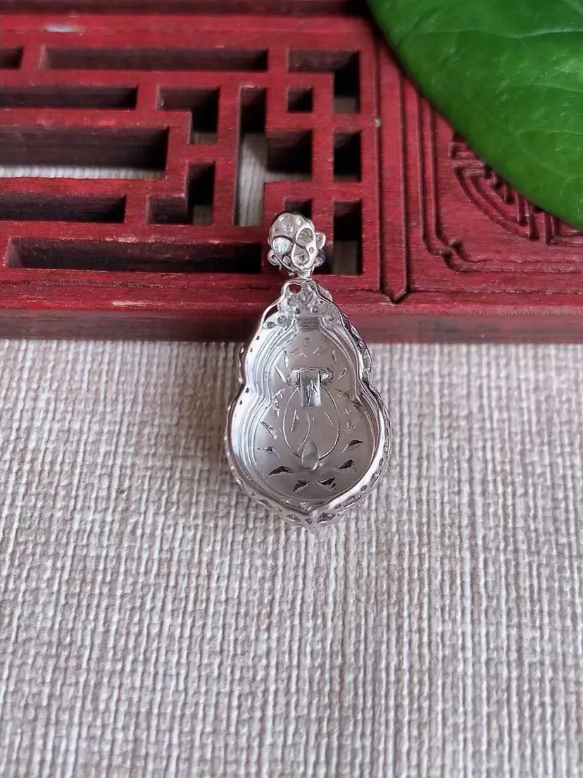 天然A货翡翠18K金伴钻镶嵌满绿葫芦吊坠尺寸26.5×13×8.2裸石15×10.6m量2.76g 0322