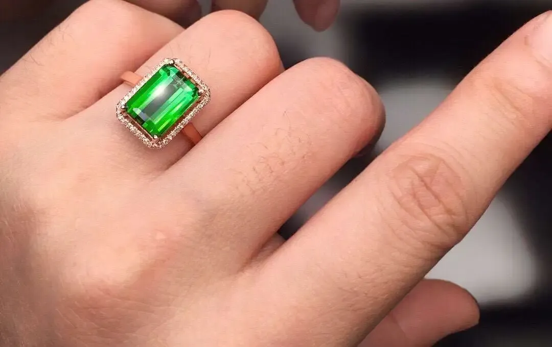 天然绿碧玺戒指 主石11.5*7.8 宝石约4.1ct 18K玫瑰金