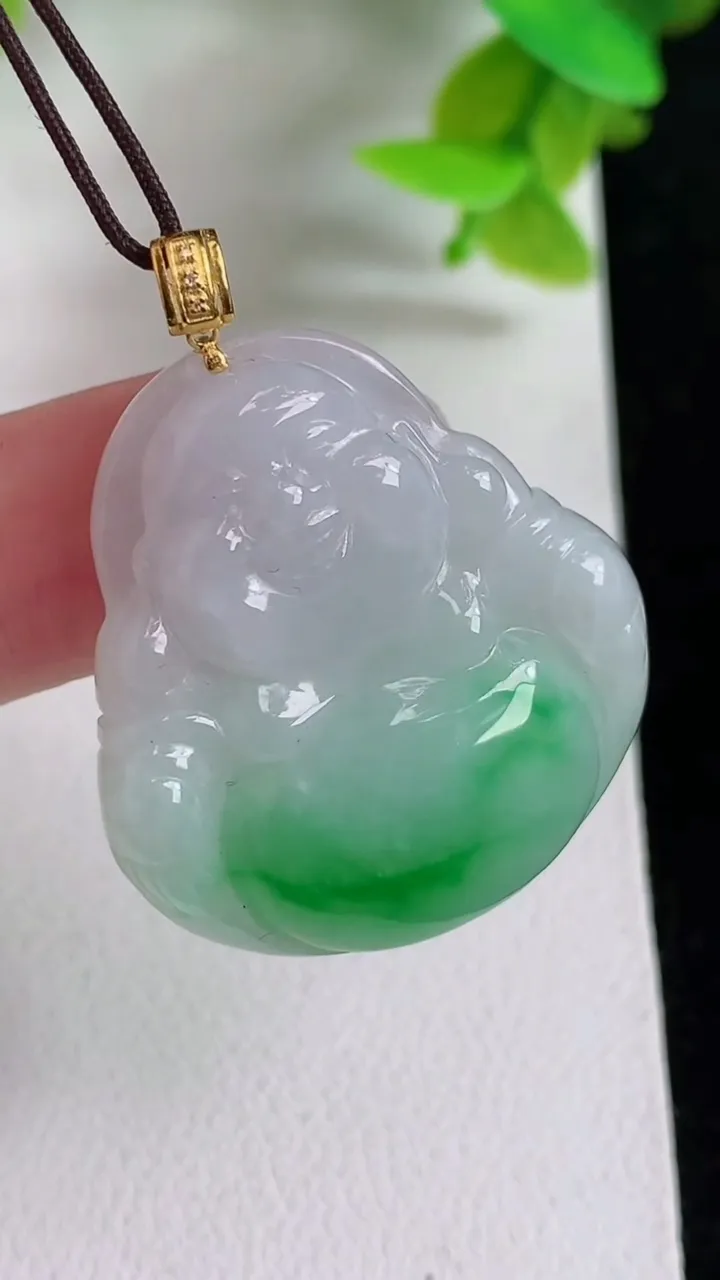 天然A货翡翠佛公吊坠，尺寸30-27.4-6.3，重量:8.51g
3月27日