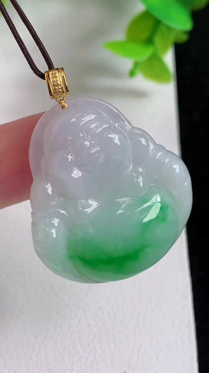 天然A货翡翠佛公吊坠，尺寸30-27.4-6.3，重量:8.51g
3月27日