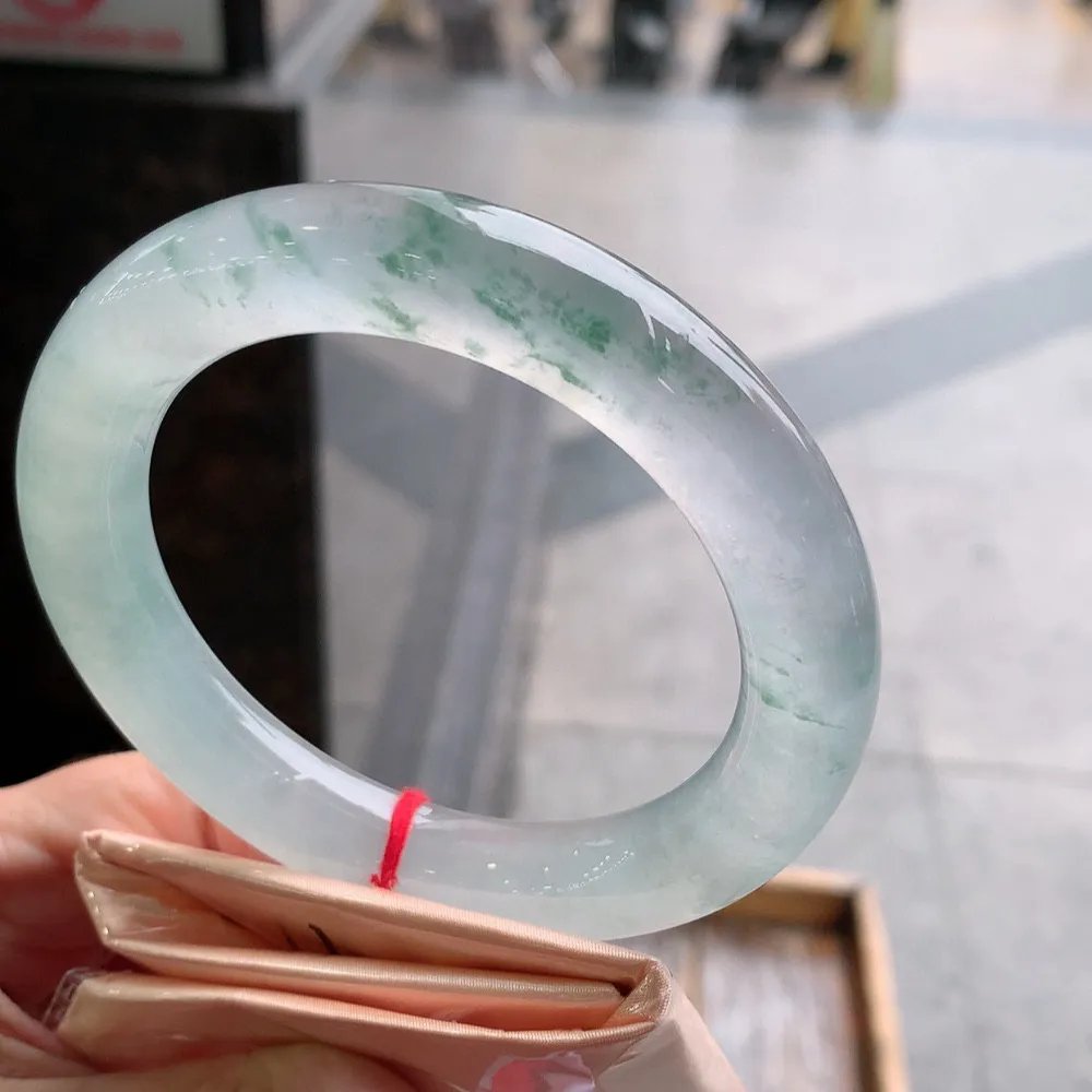 圆条玻璃种飘花 无瑕 尺寸:64.7/12.7 种水好 大圈口