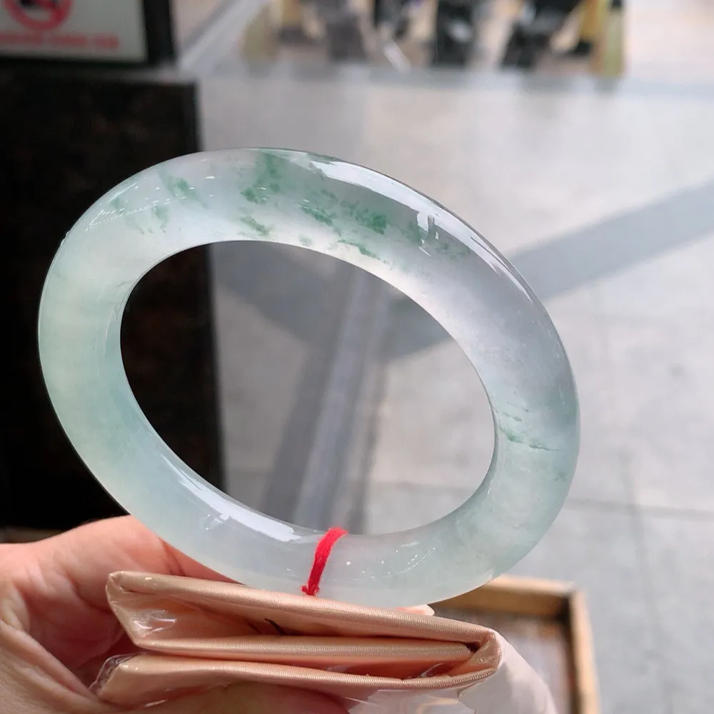 圆条玻璃种飘花 无瑕 尺寸:64.7/12.7 种水好 大圈口