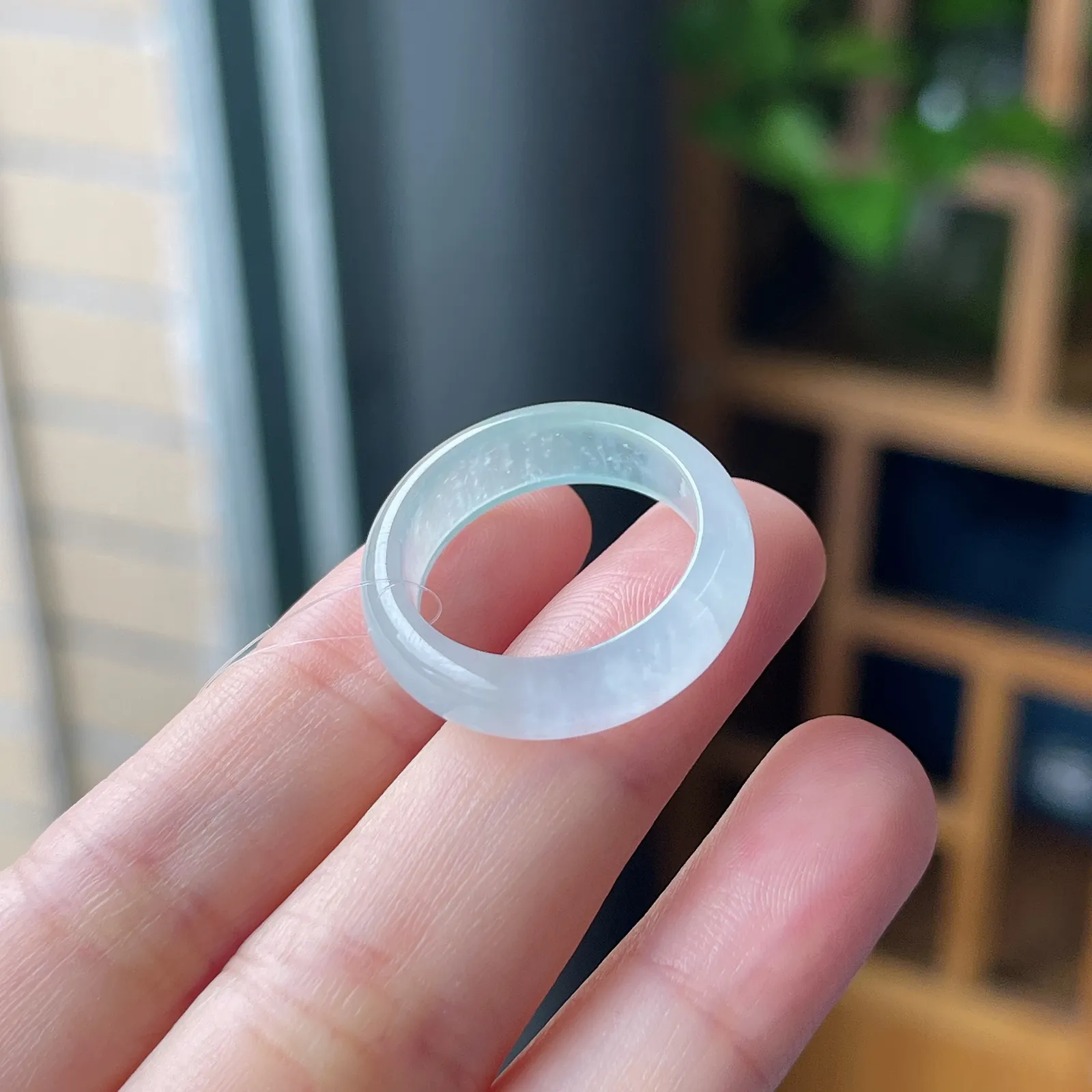 翡翠冰种淡绿色戒指指环