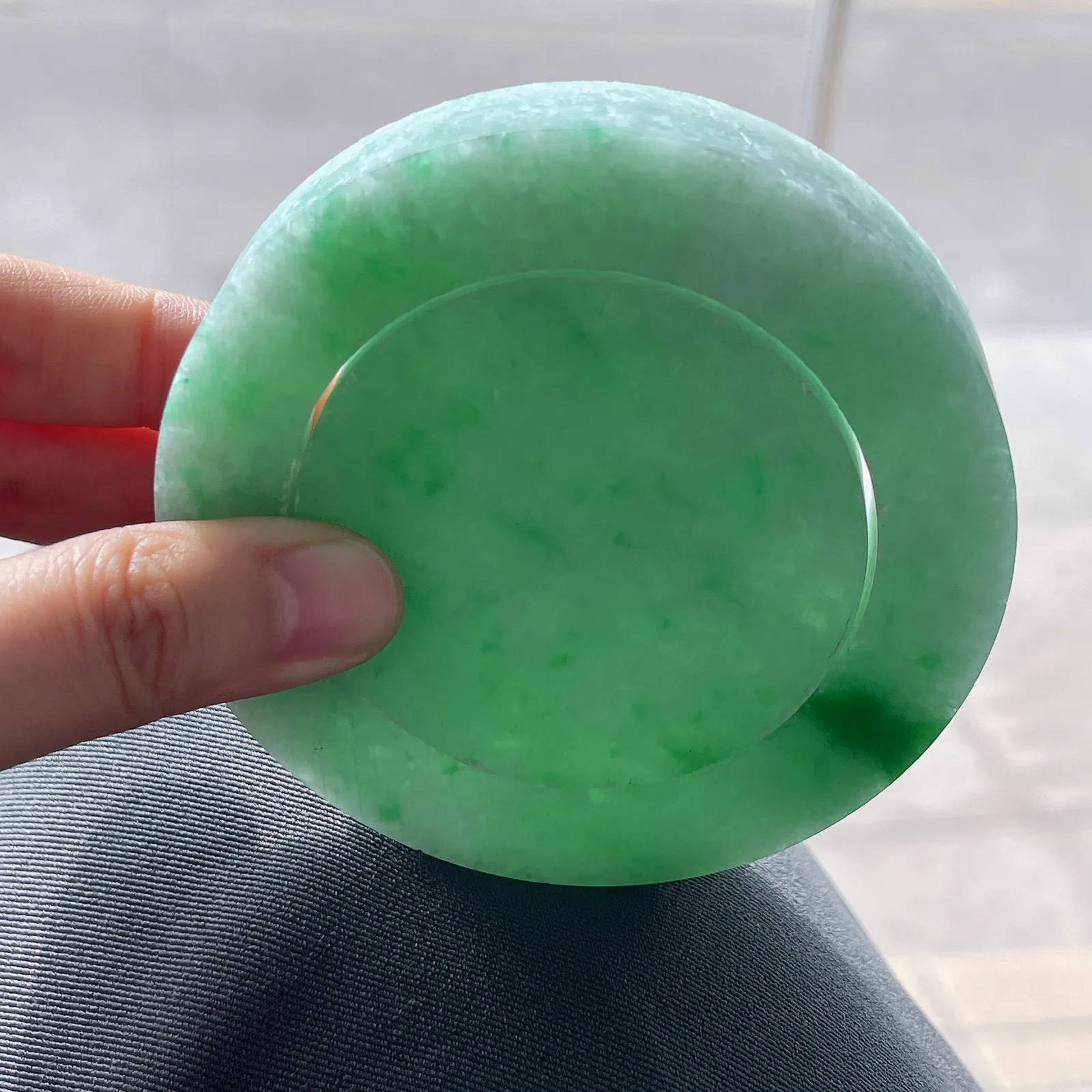 翡翠满绿飘花手镯毛胚套装，带镯子芯；正圈最大做64圈口，最小54圈口；圆条最大60圈口，最小54