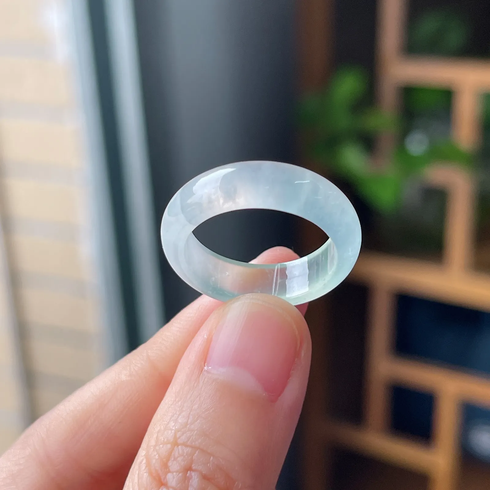 翡翠冰种淡绿色戒指指环