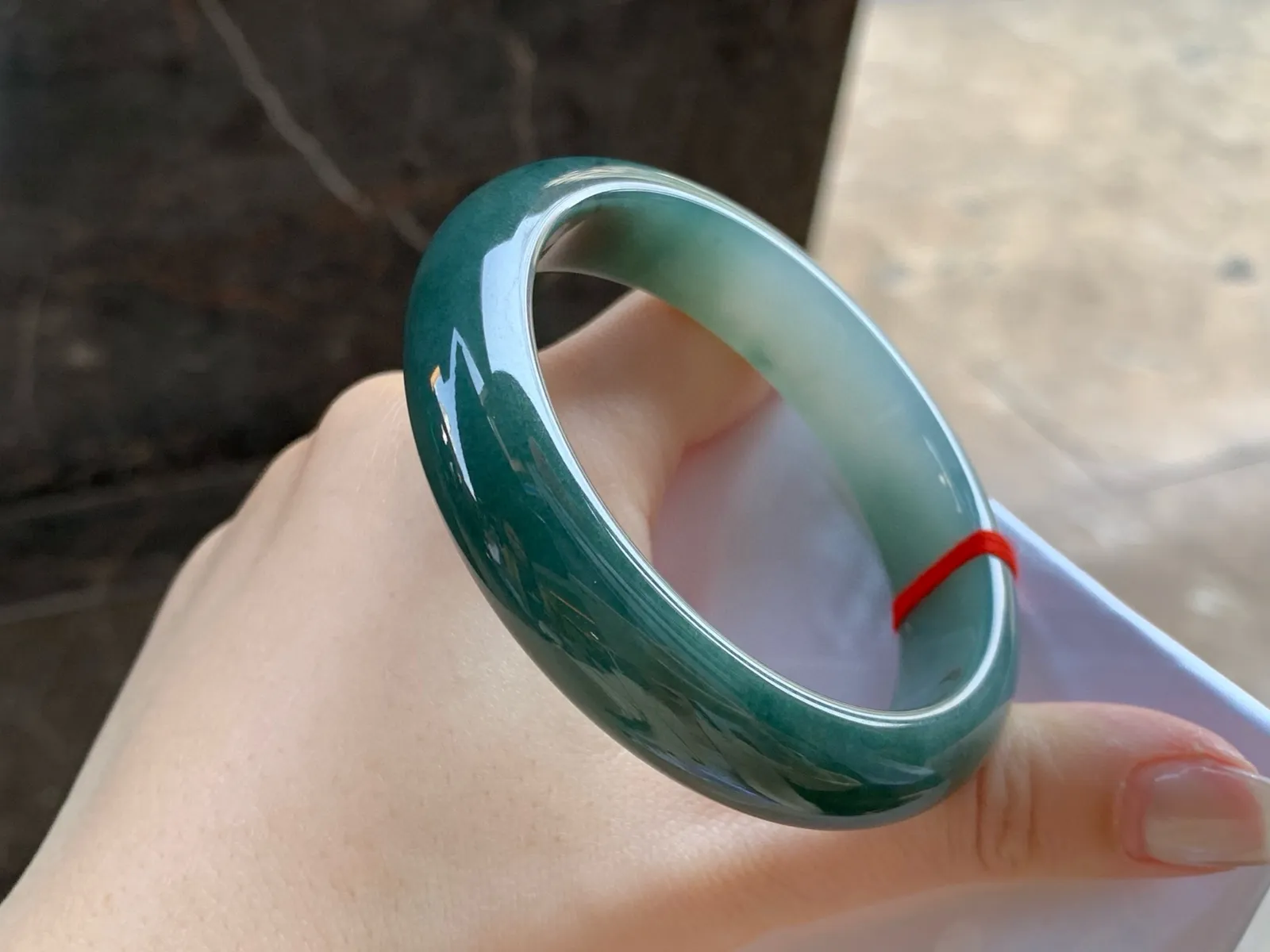 油青手镯
尺寸：56.2-13.4-8.3mm
半山半水～耐看的 无瑕疵
