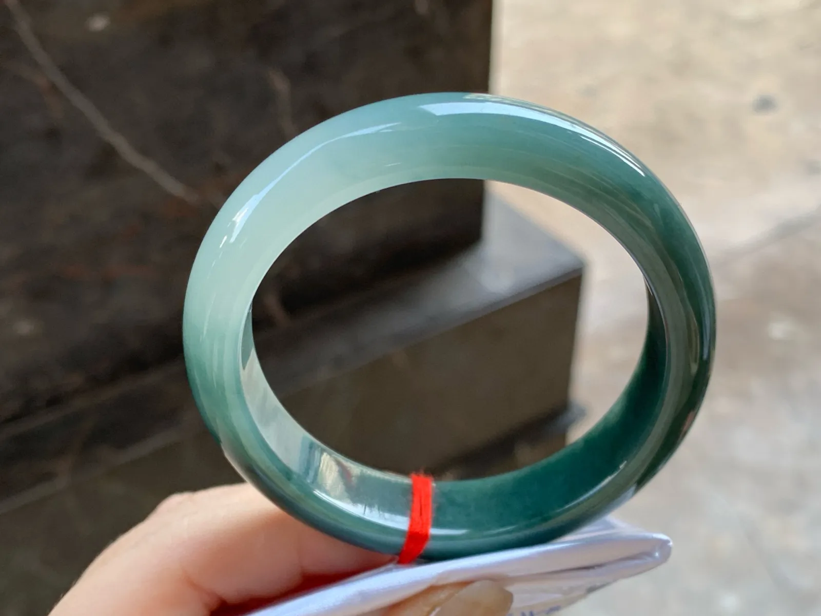 油青手镯
尺寸：56.2-13.4-8.3mm
半山半水～耐看的 无瑕疵