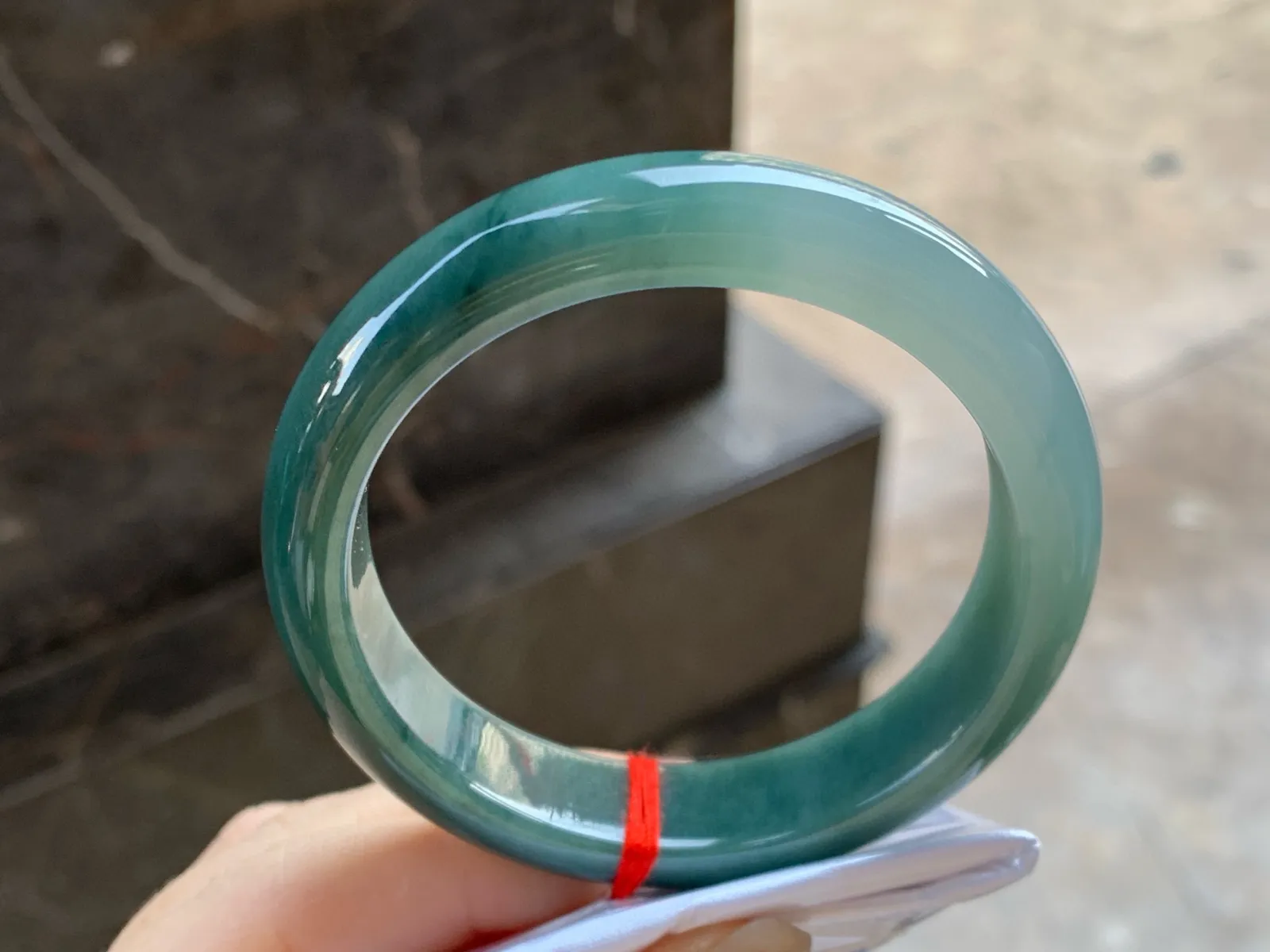 油青手镯
尺寸：56.2-13.4-8.3mm
半山半水～耐看的 无瑕疵