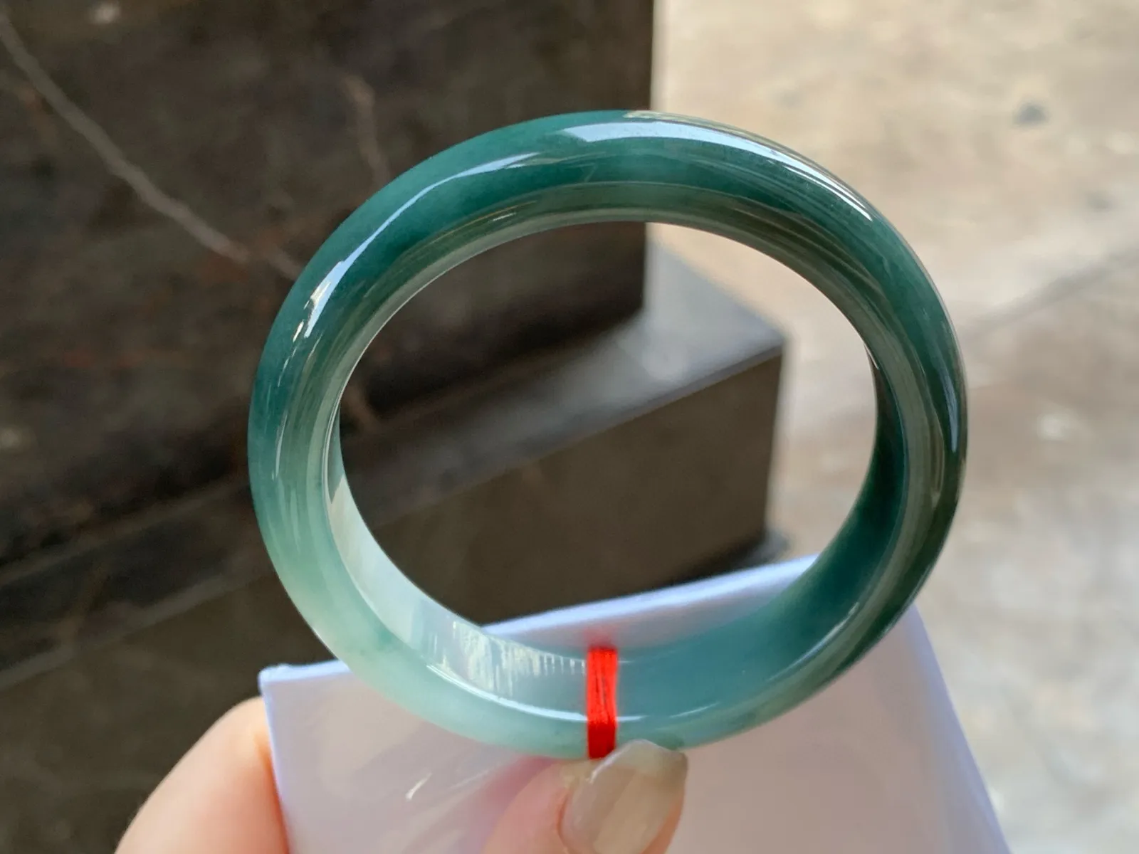 油青手镯
尺寸：56.2-13.4-8.3mm
半山半水～耐看的 无瑕疵