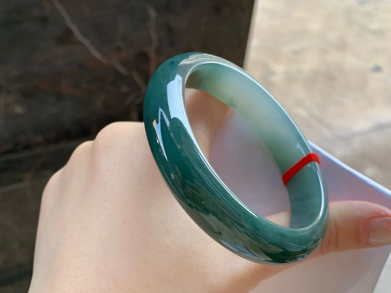 油青手镯
尺寸：56.2-13.4-8.3mm
半山半水～耐看的 无瑕疵