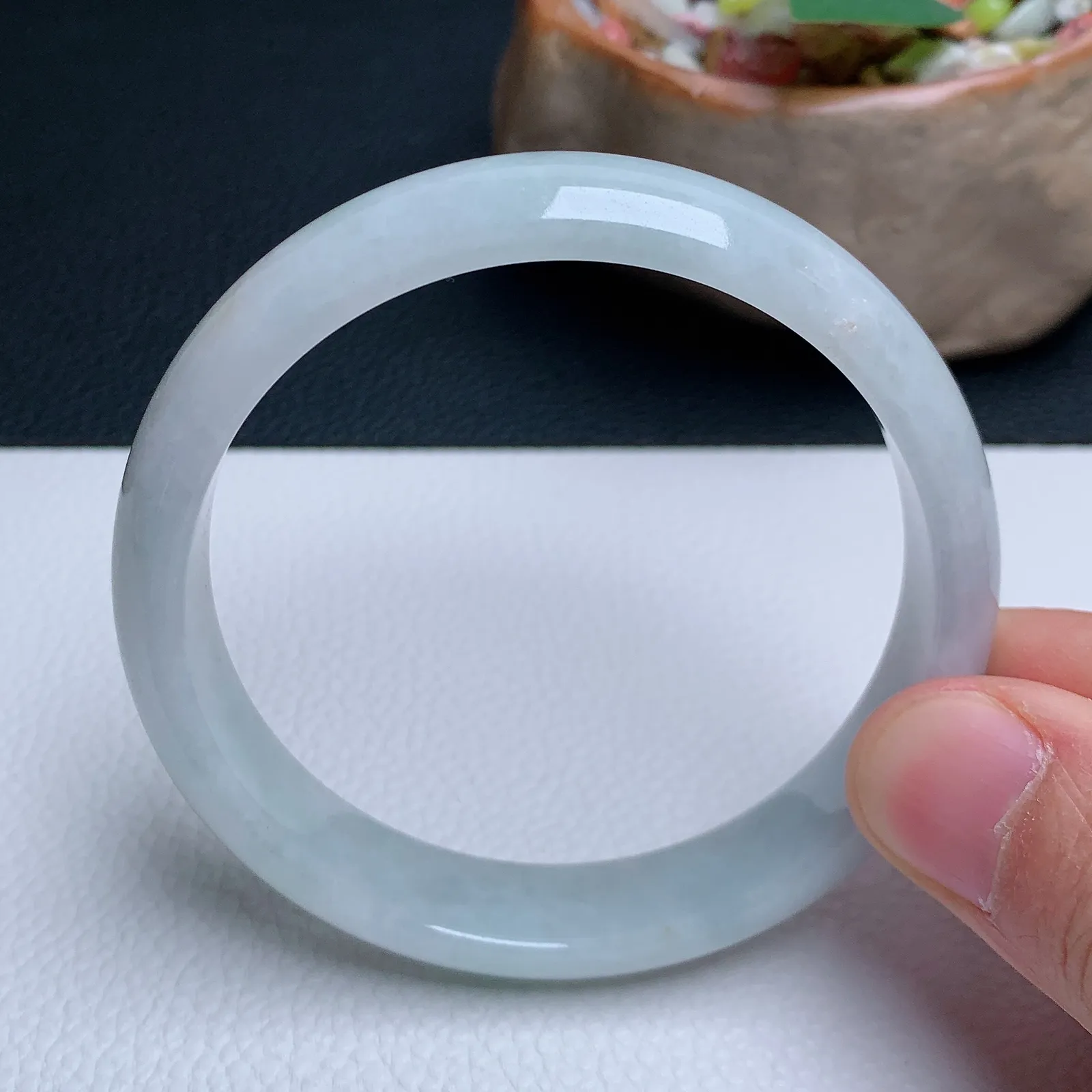 天然翡翠圈口59-60老坑手镯 玉质细腻 种水好 尺寸：59.5-12.8-6.8mm  M11