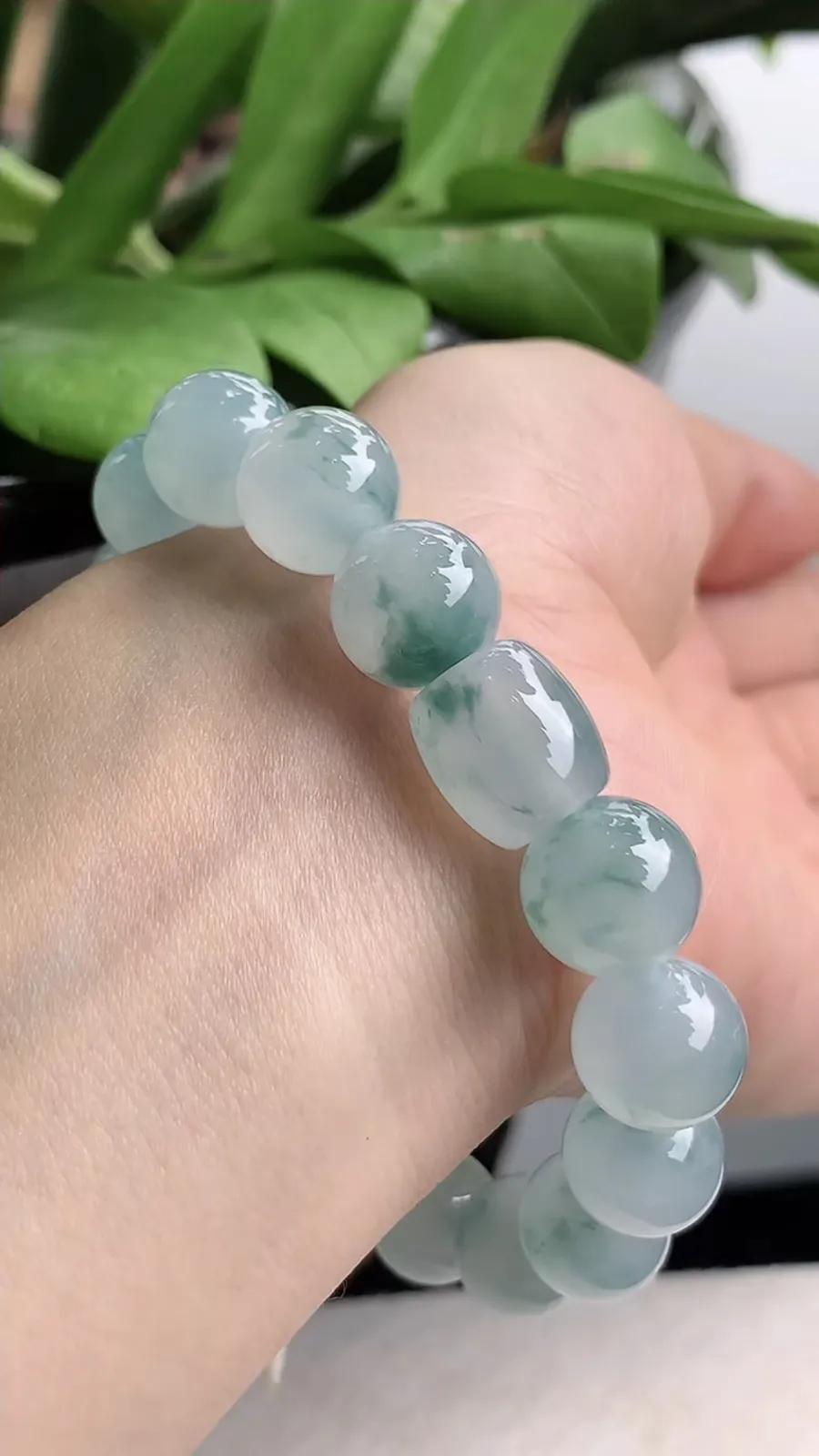 a货翡翠老坑冰种飘花圆珠佛珠手串17颗 尺寸11.4mm