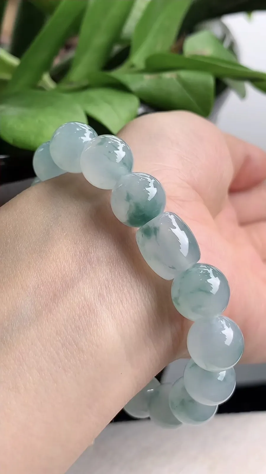 a货翡翠老坑冰种飘花圆珠佛珠手串17颗 尺寸11.4mm