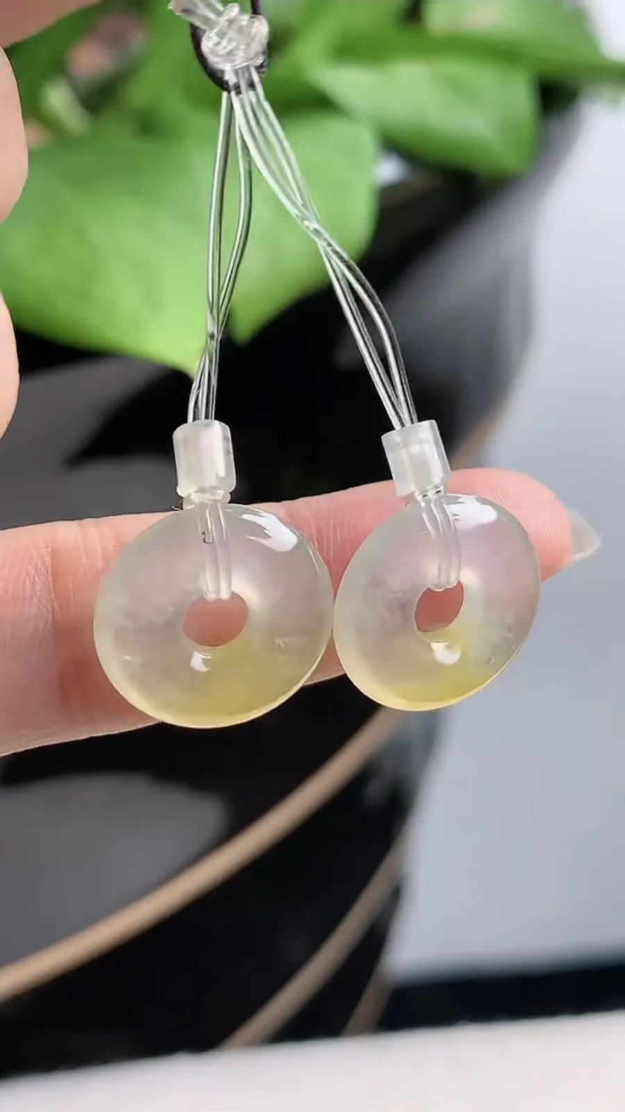 a货翡翠老坑冰种飘黄翡平安环一对 尺寸14.3×3mm