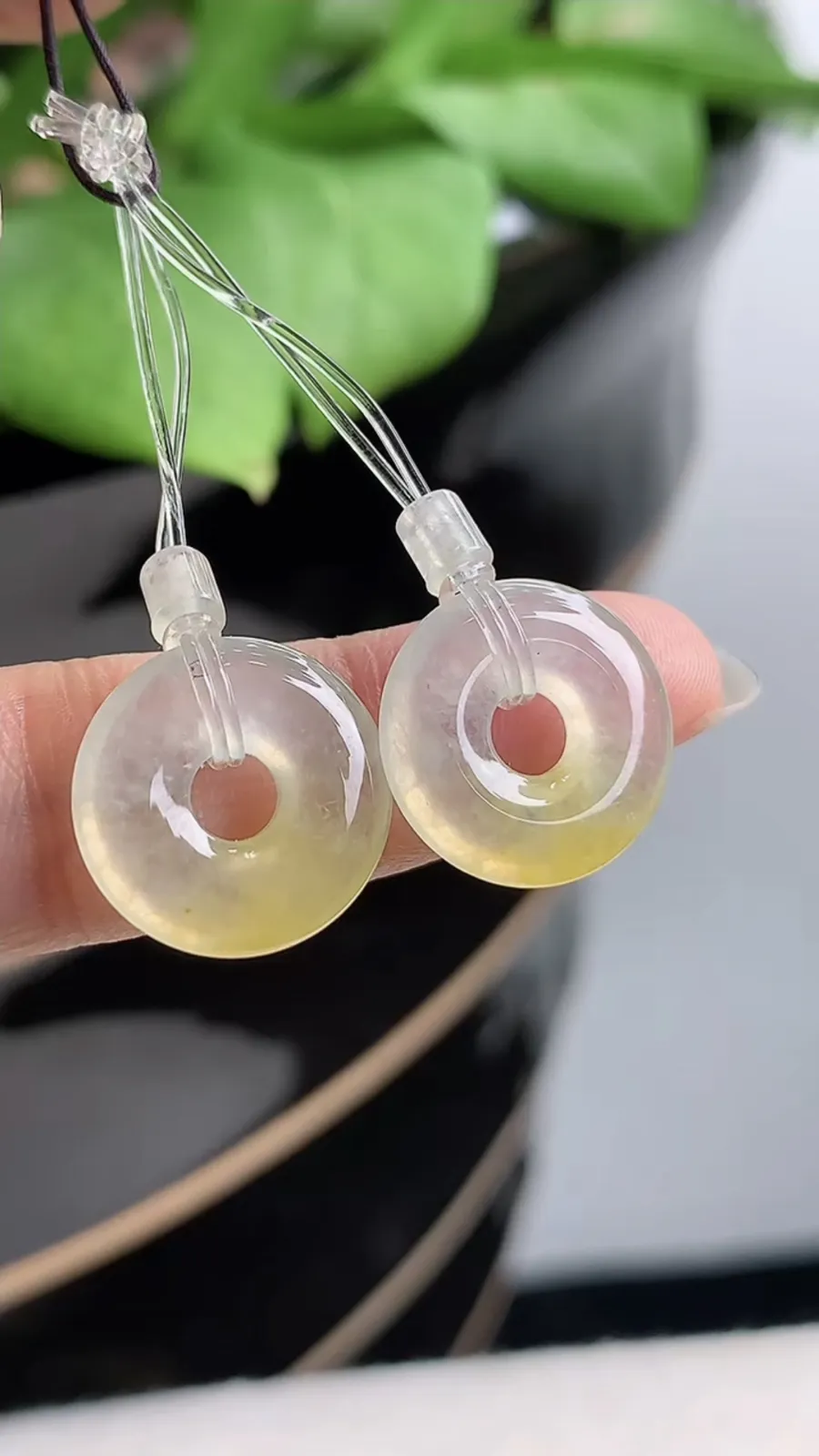 a货翡翠老坑冰种飘黄翡平安环一对 尺寸14.3×3mm