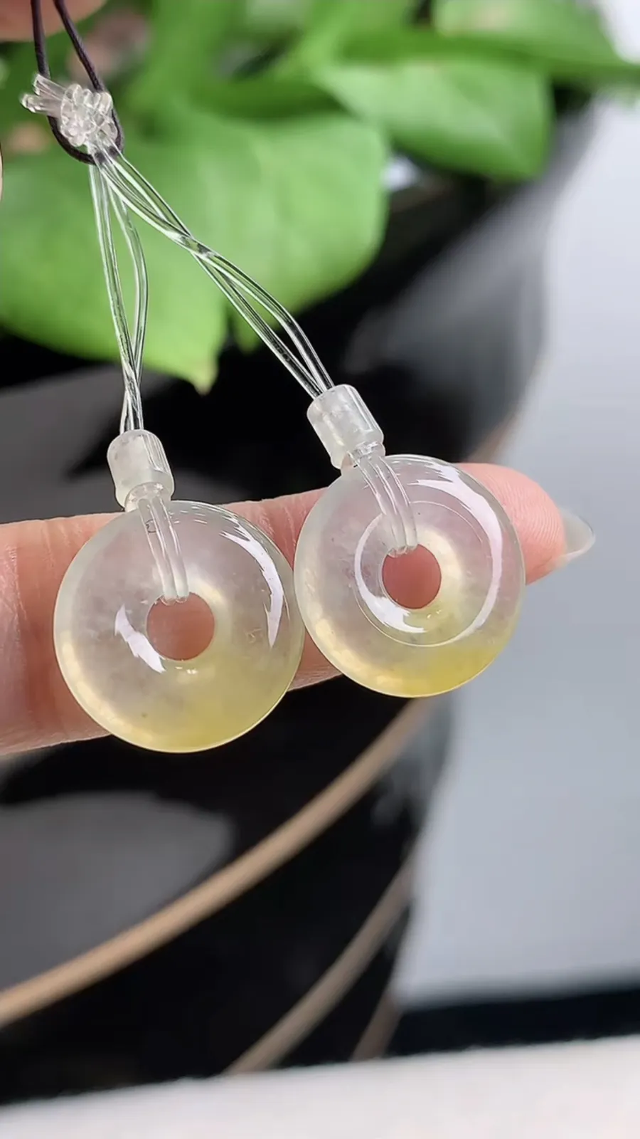 a货翡翠老坑冰种飘黄翡平安环一对 尺寸14.3×3mm