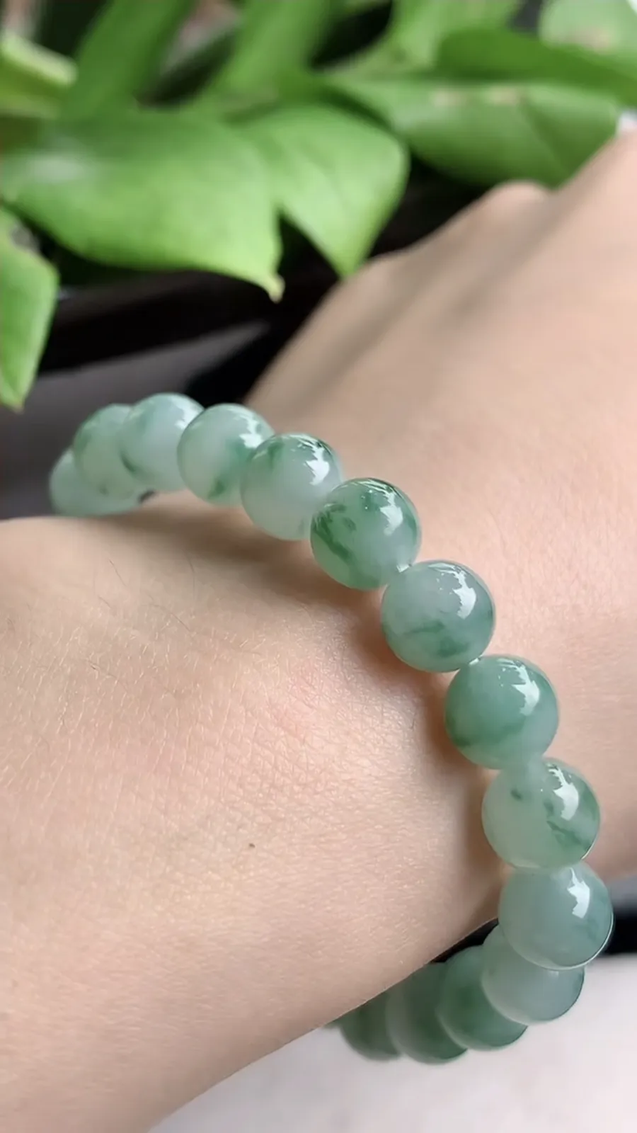 a货翡翠老坑种飘花圆珠佛珠手串22颗 尺寸7.7mm